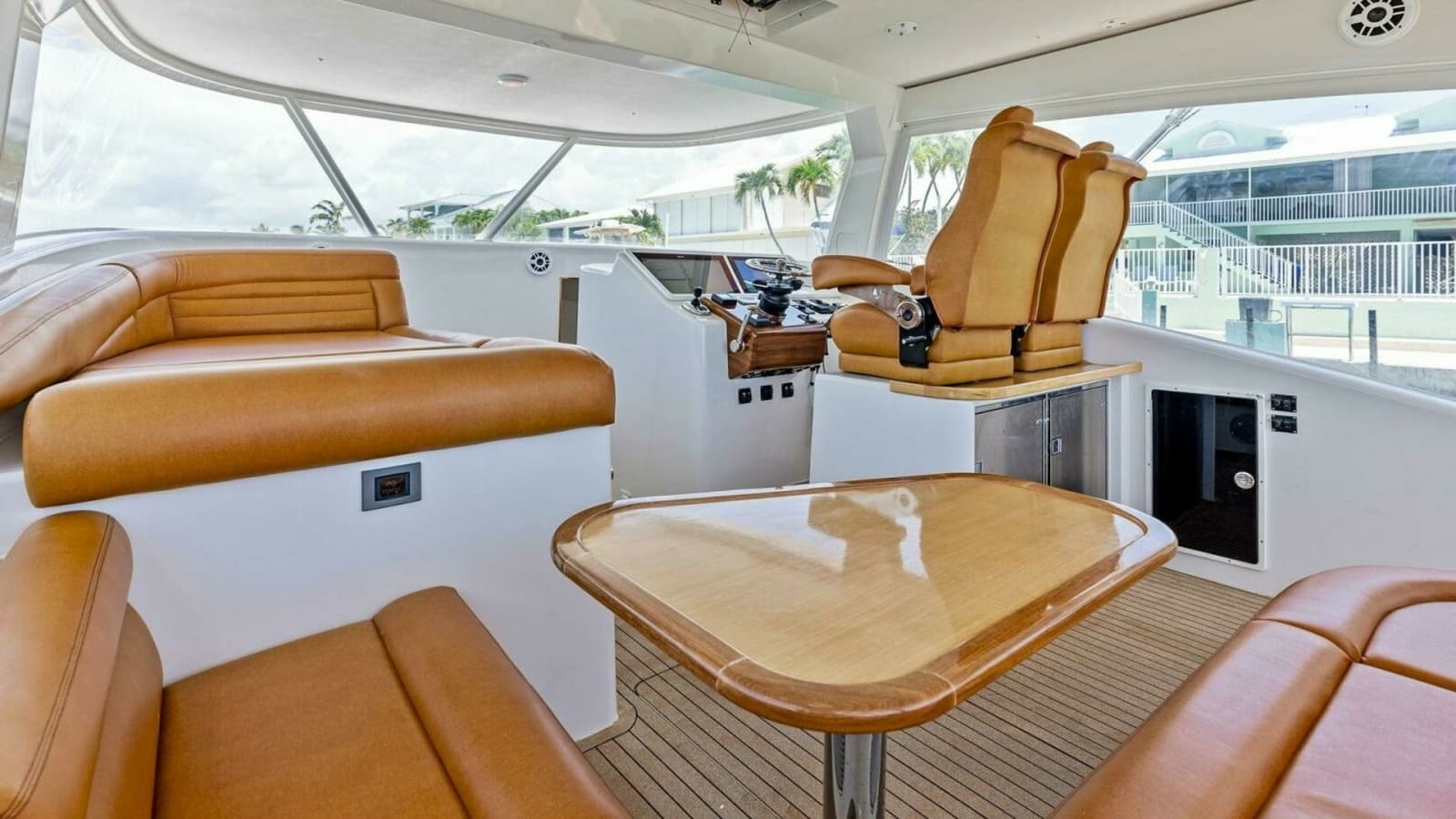2020 Calcutta 480 Catamaran Salon