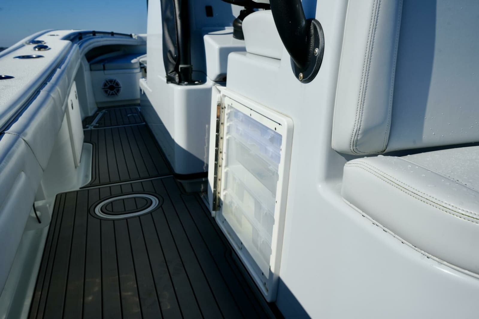 Yellowfin 32 Luhn 32- Center Console
