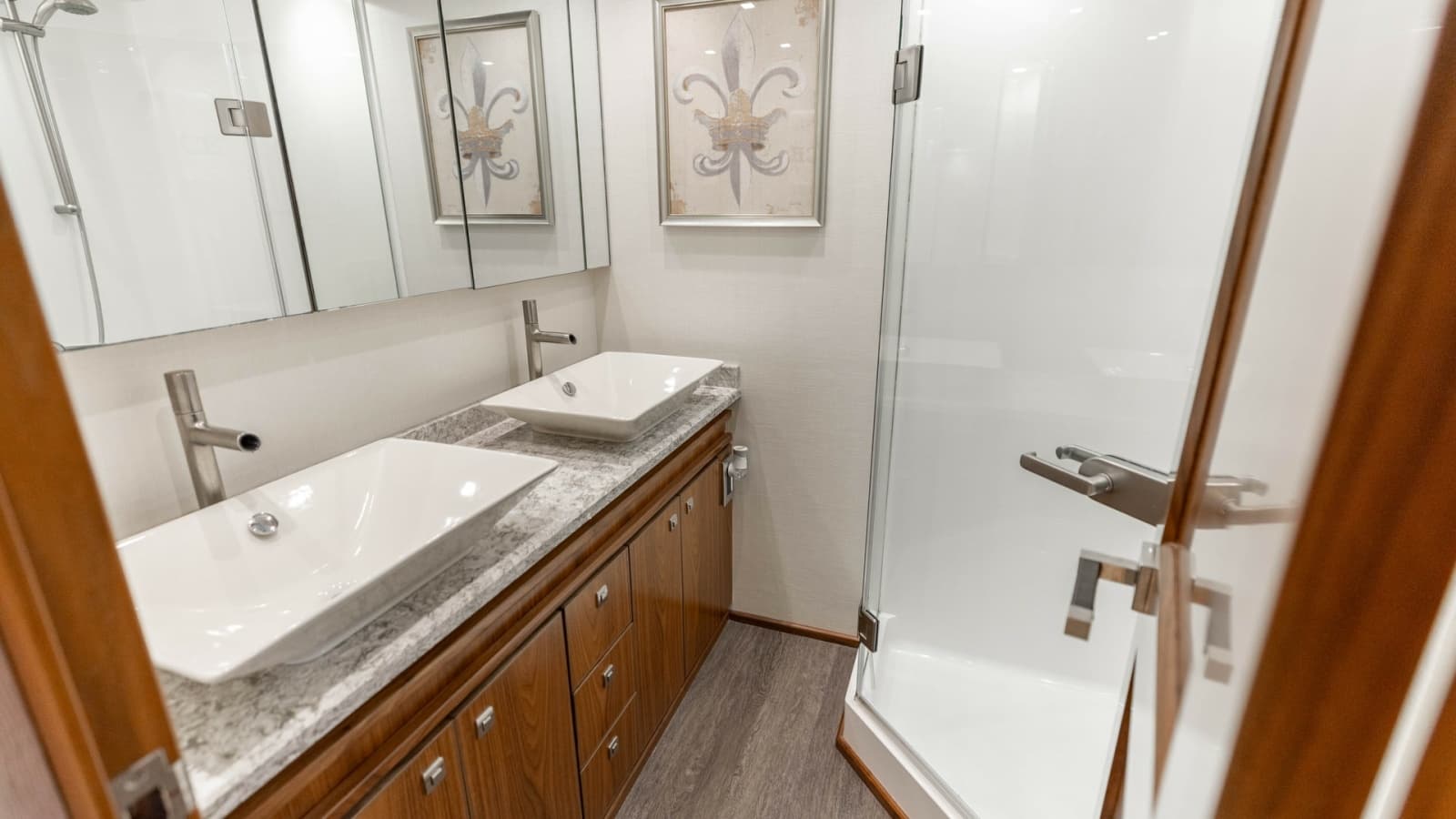 Elegant Ensuite Bathroom