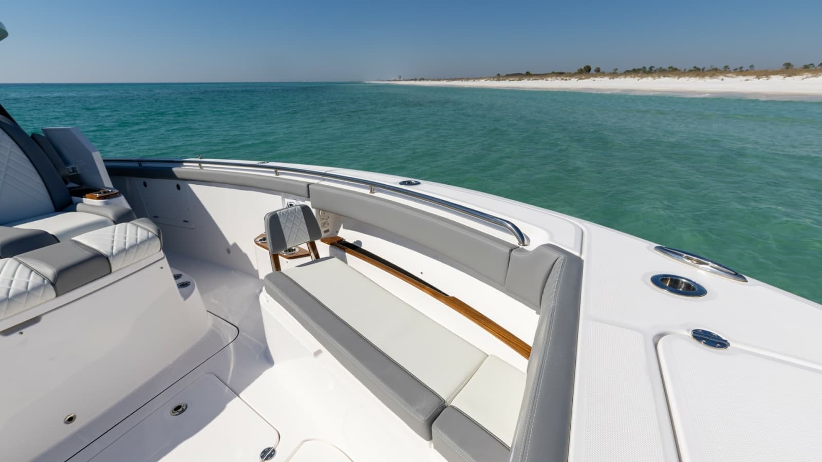 Spacious Bow Seating Area