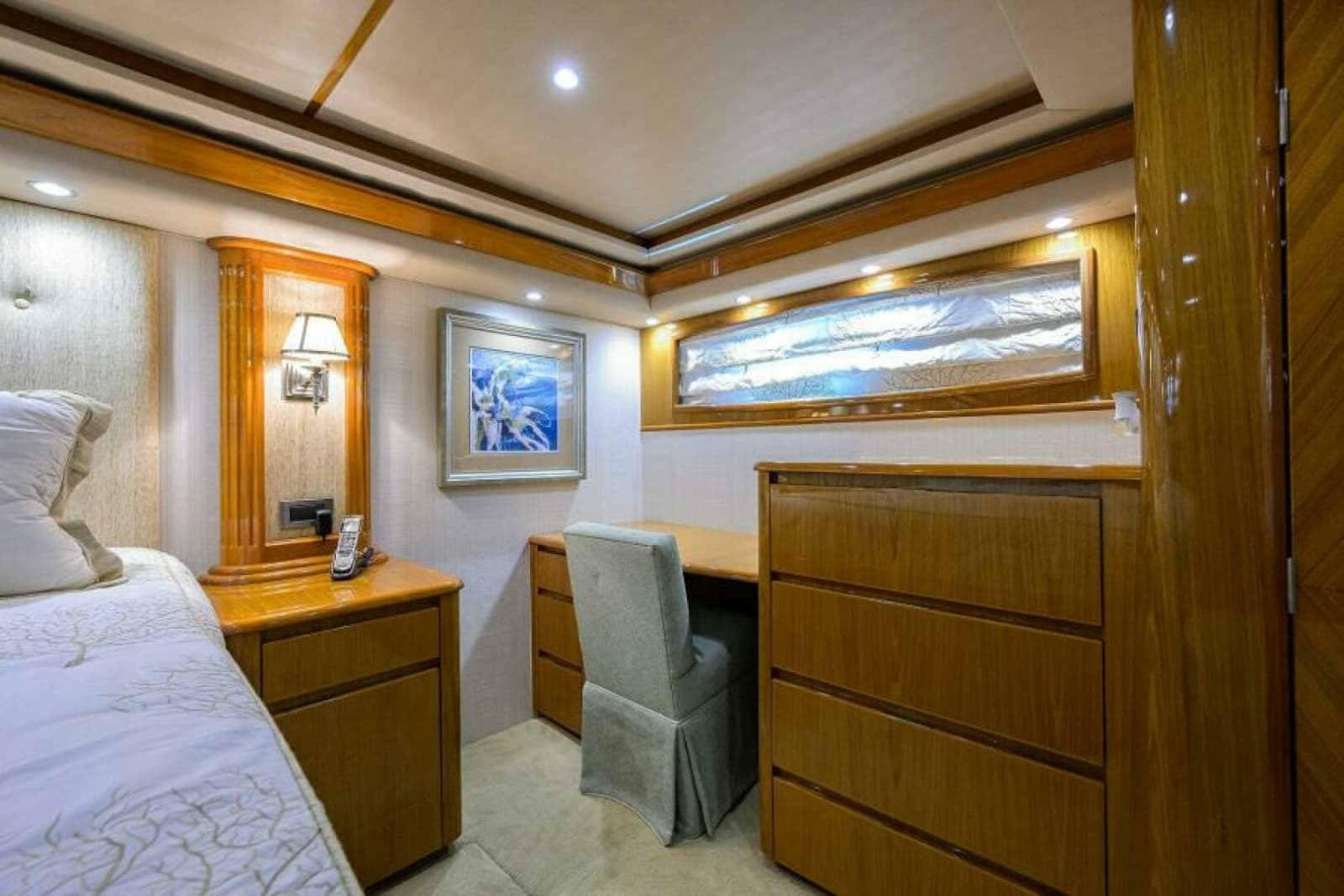 Viking 82 BLU FROG - Master Stateroom