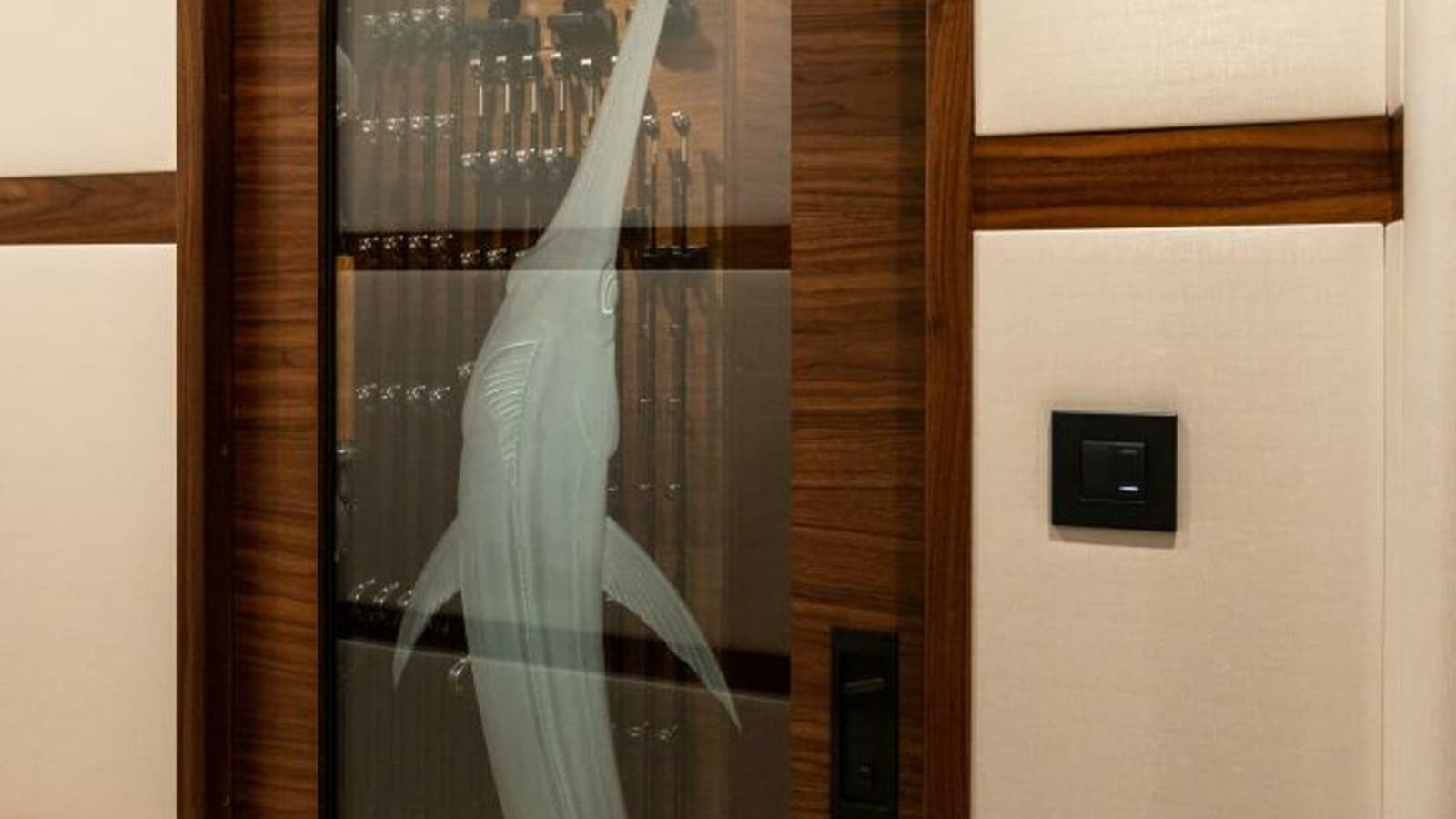 2025 82 Viking Convertible Boujie Tackle Room Pocket Door