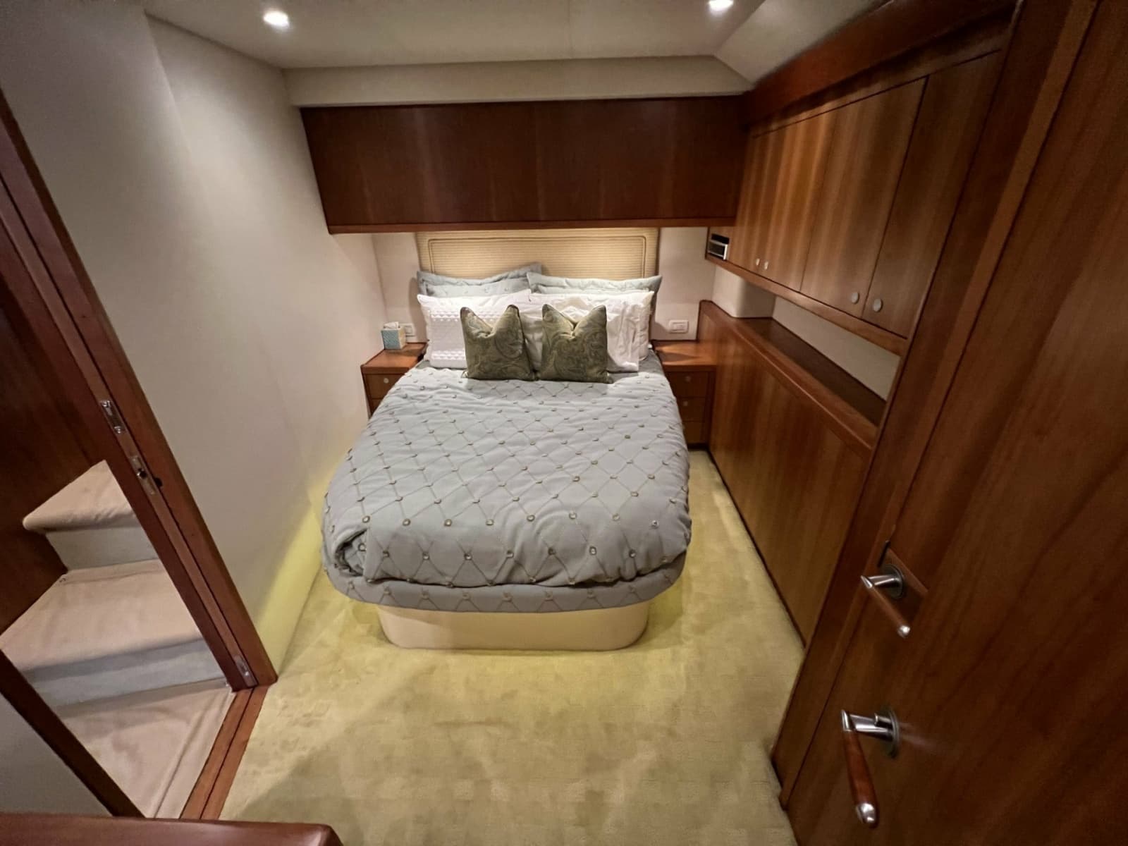 2013 Hatteras GT 54