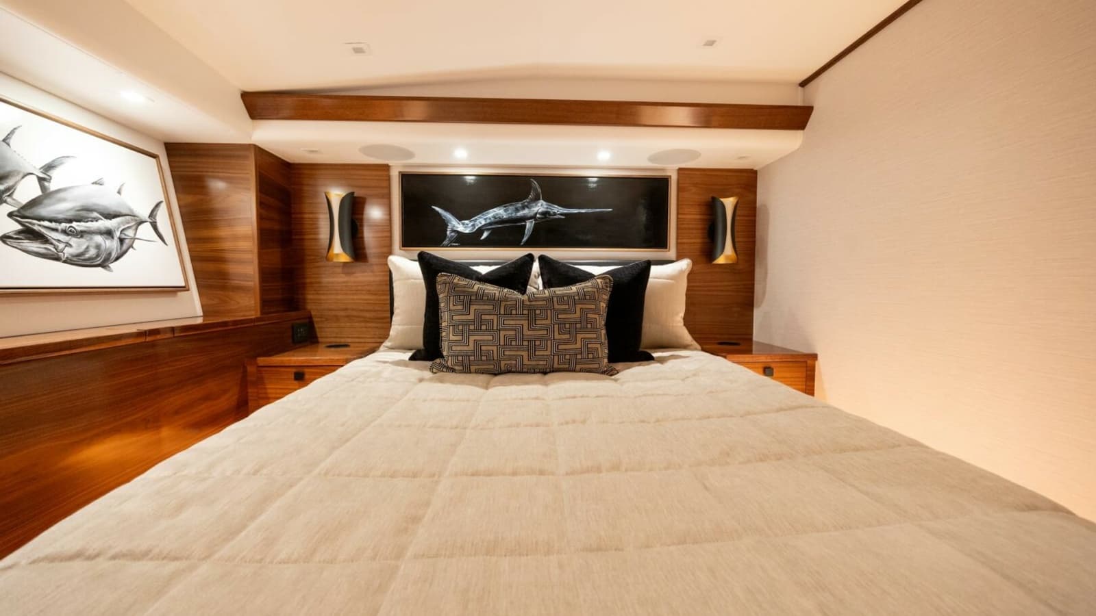 2025 82 Viking Convertible Boujie Starboard Stateroom (2)