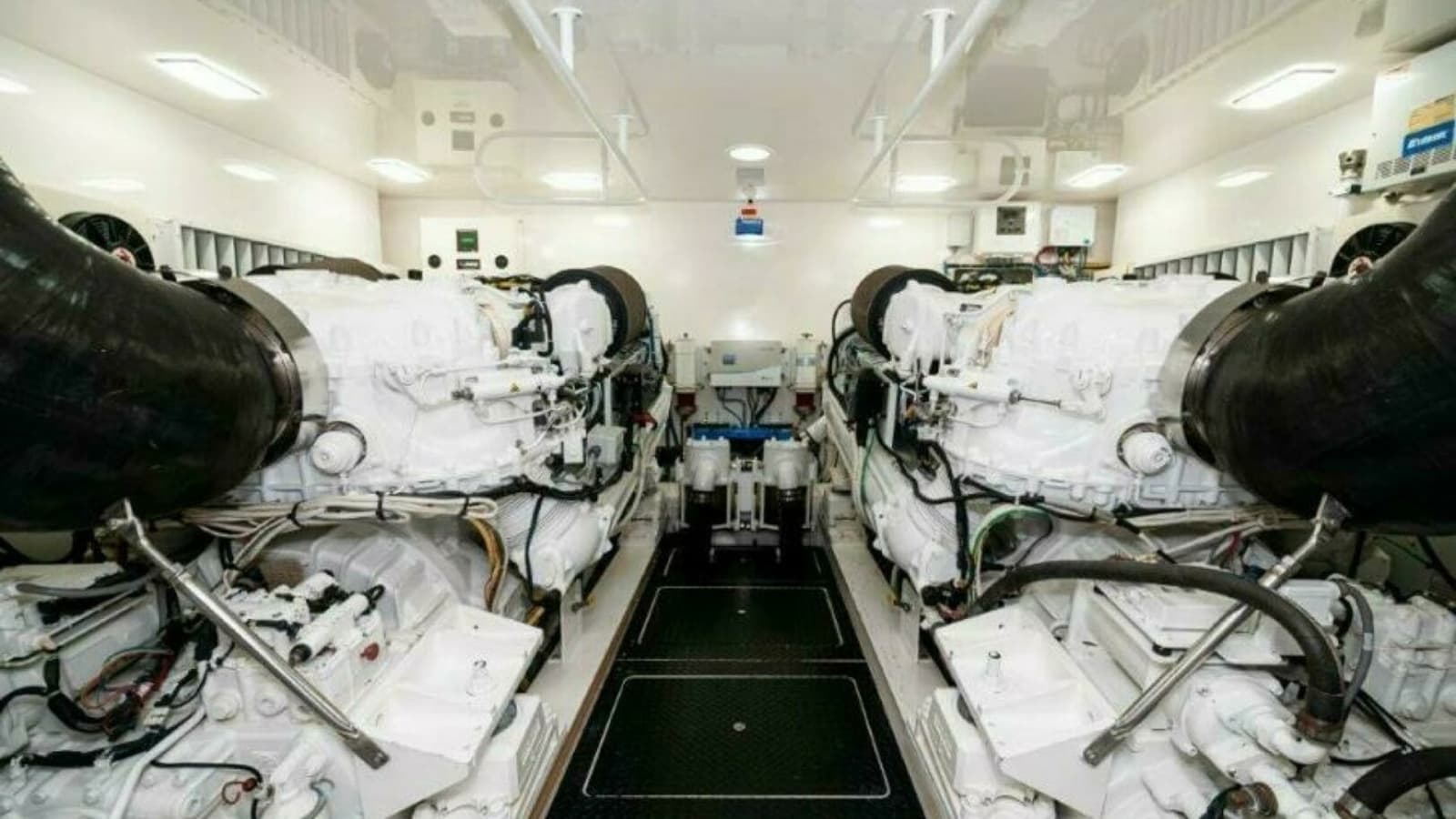 2012 76 Viking Sky Bridge Barefoot Drive Engine Room (2)