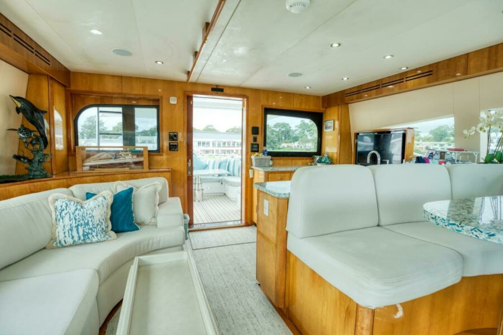 2007 Hatteras 80 Enclosed Bridge