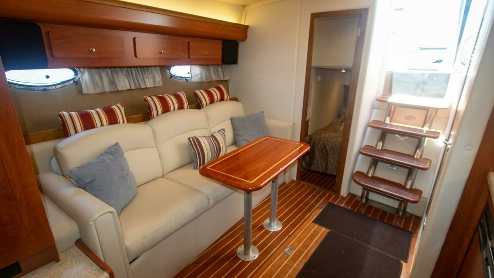 2008 Rinker 40 Express Cruiser