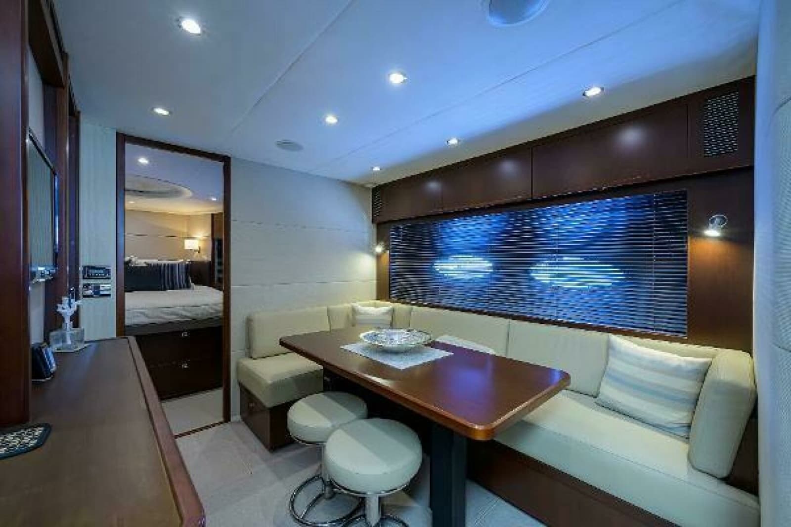 2013 Princess V62