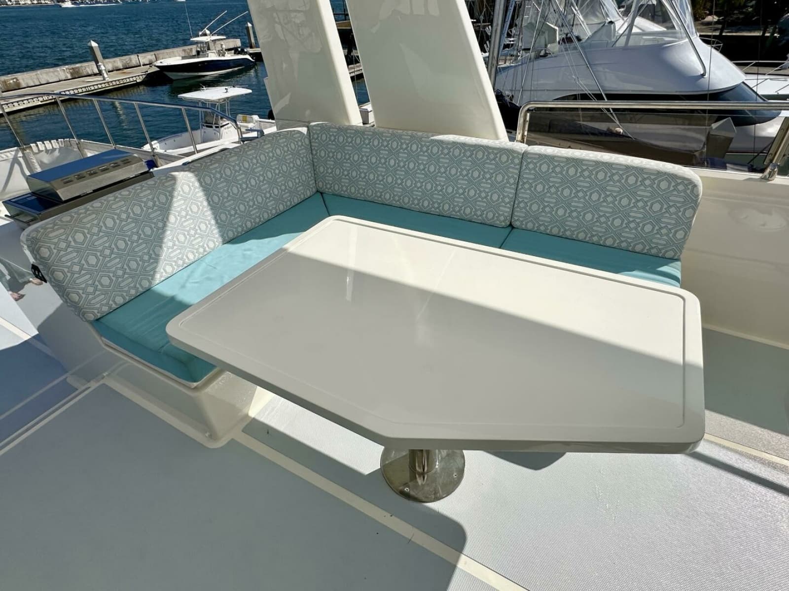 Outer Reef 62 SOUTH  PAWS - Flybridge
