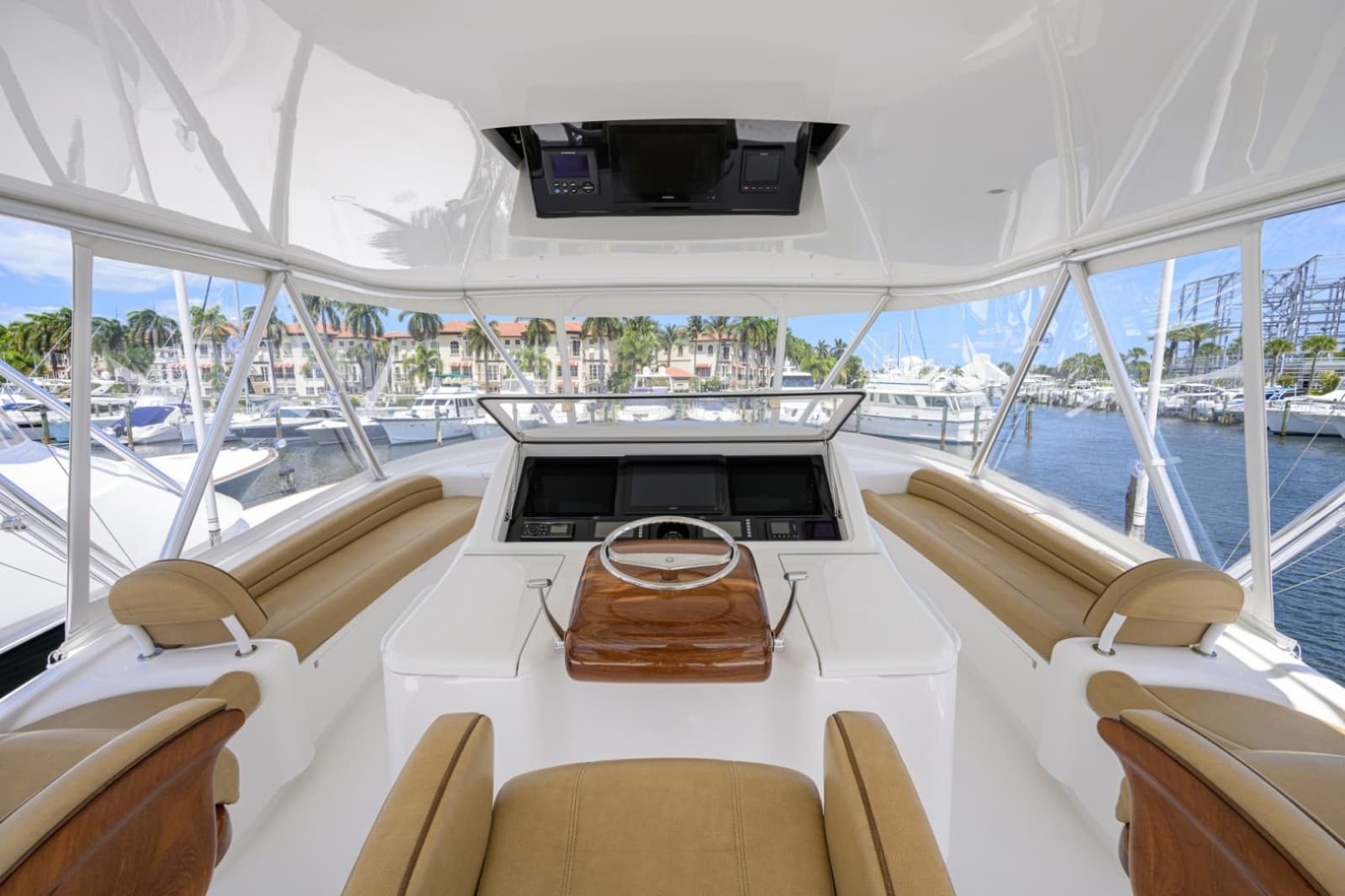 Viking 70 DESPERADO - Flybridge