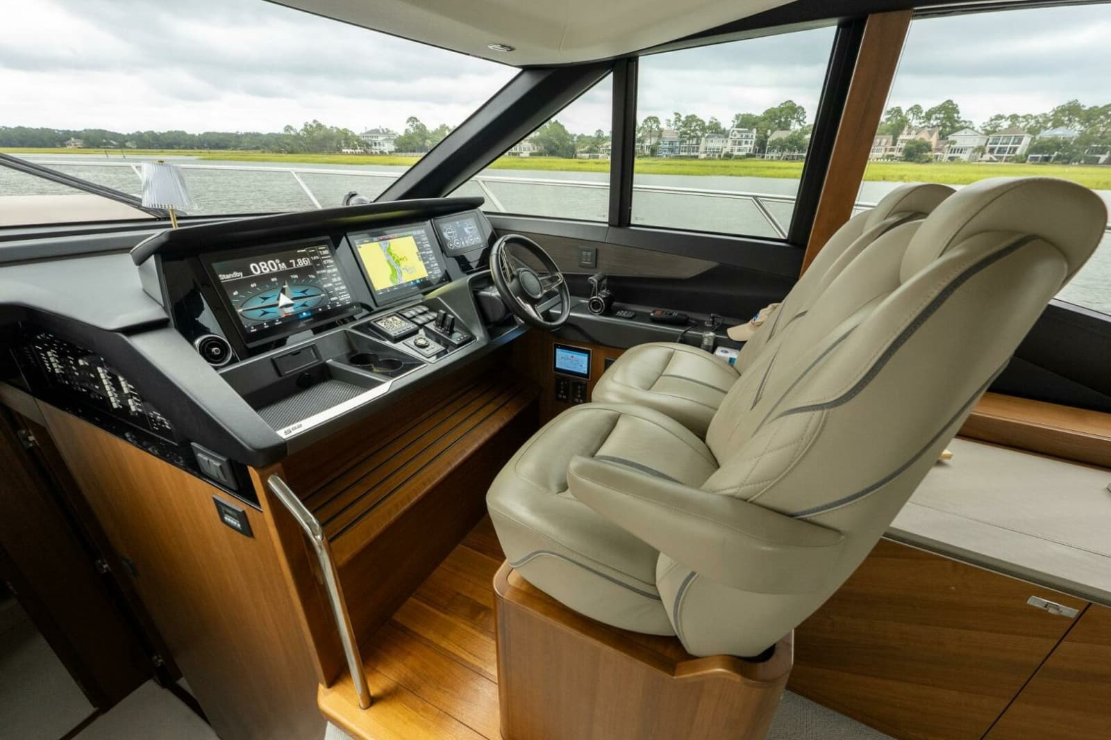 Princess 62 - Regent - Helm