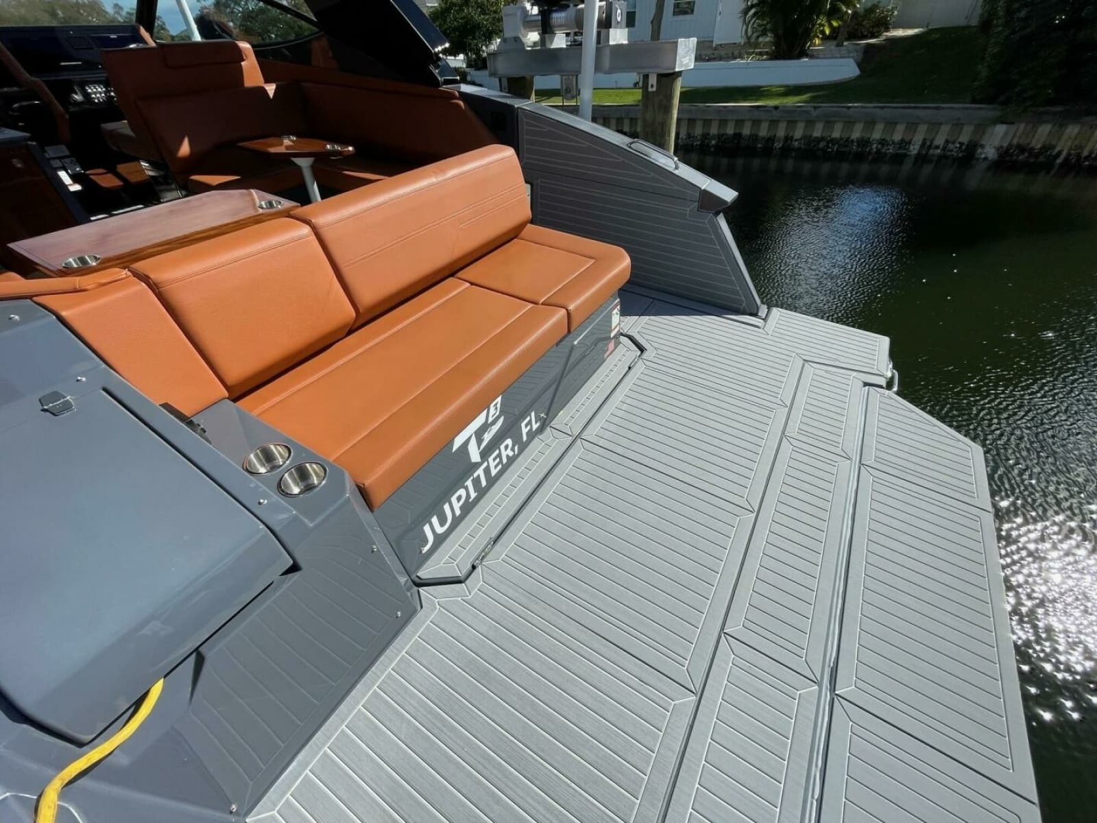 Cruisers Yachts 38 GLS -