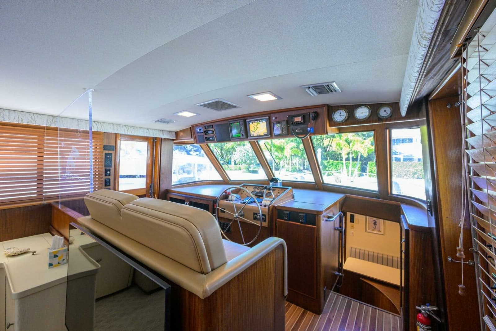 Hatteras 63 - Phantom - Lower Helm