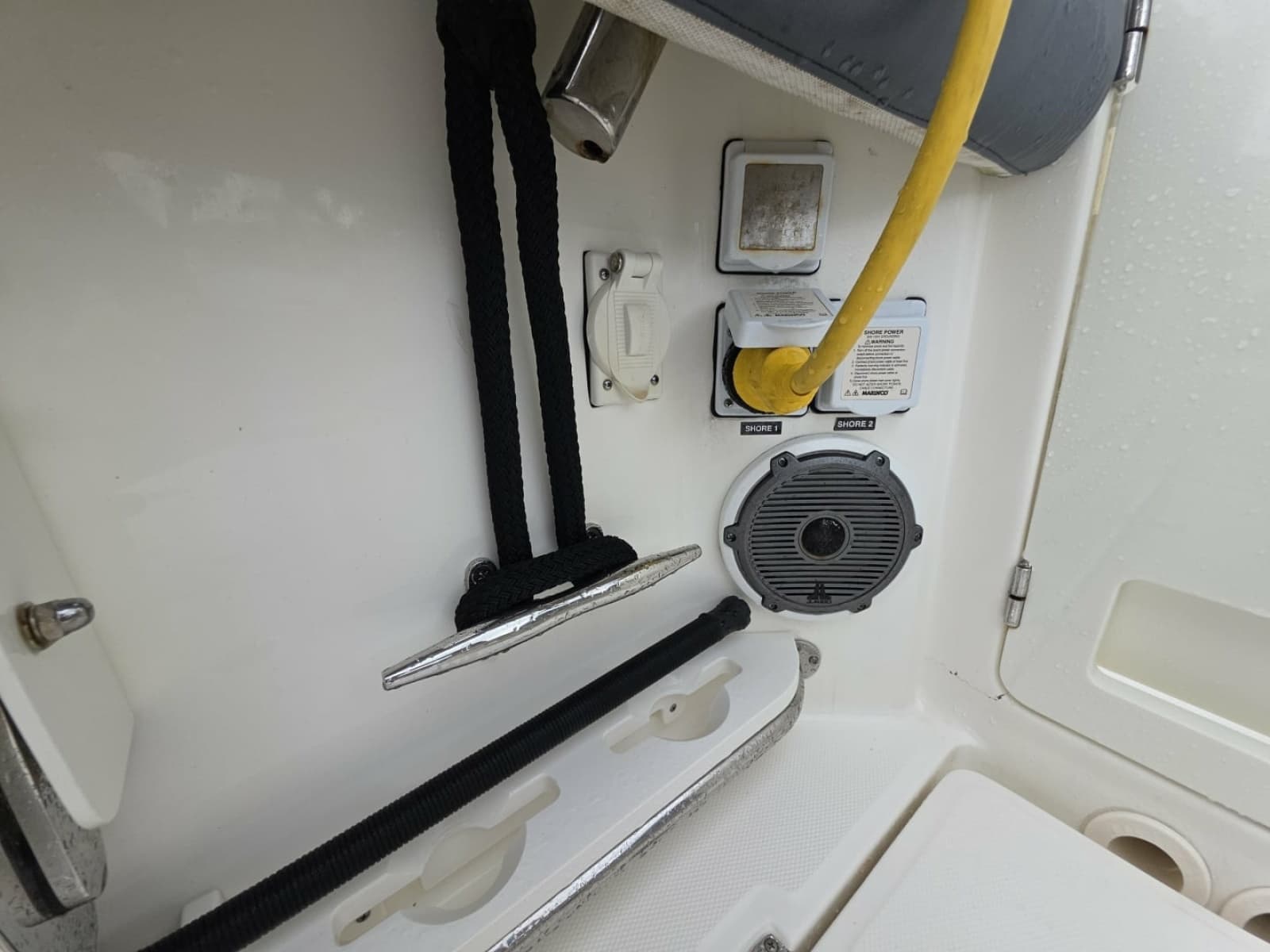 2021 Boston Whaler 420 Outrage BFT-Profile