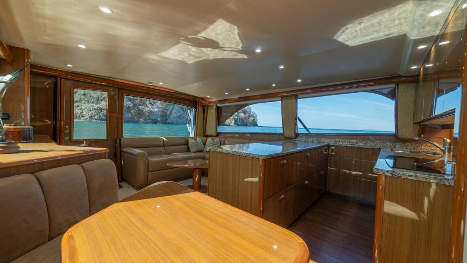 2006 Viking 56 "Scandaloso"