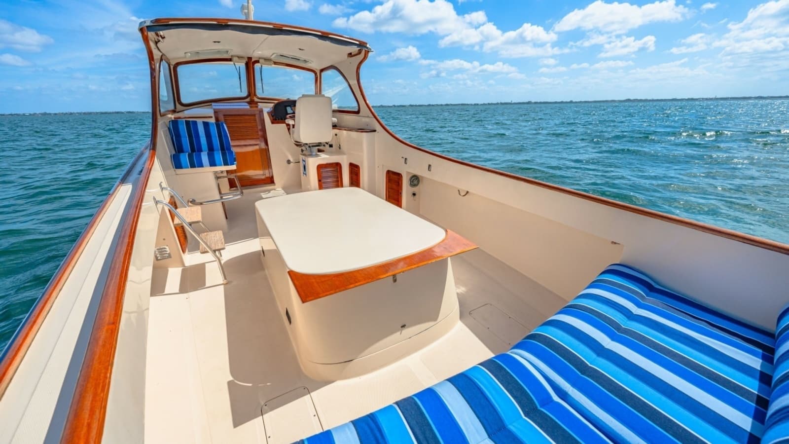1998 36 Hinckley Picnic Boat Exterior