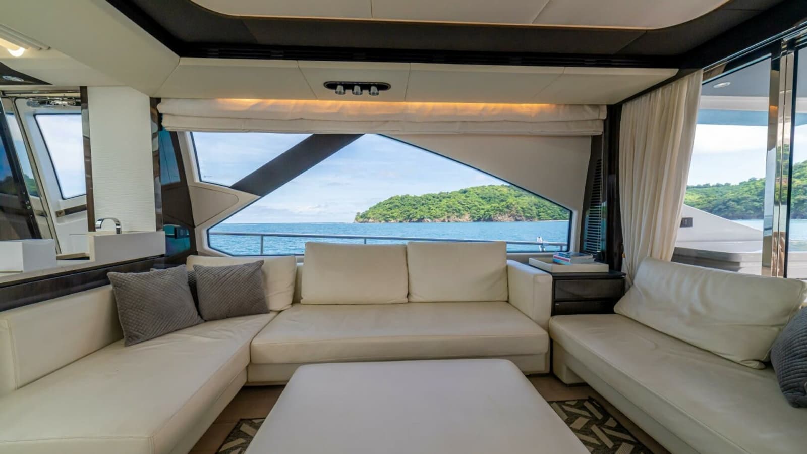 2017 Azimut 77 "Carpe Diem"