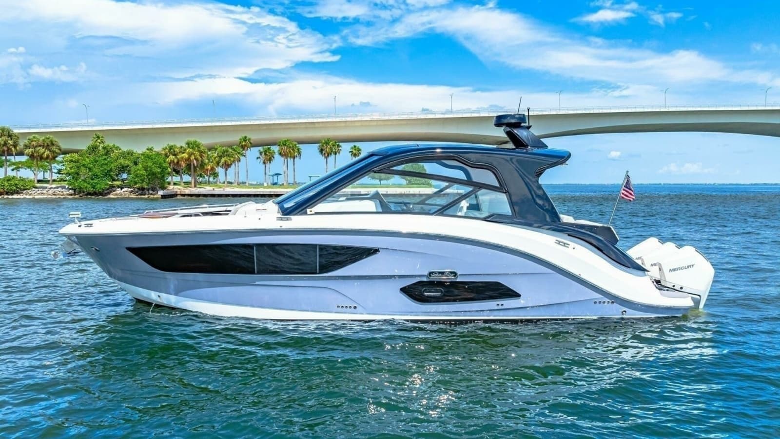 2022 Sea Ray 370 OB