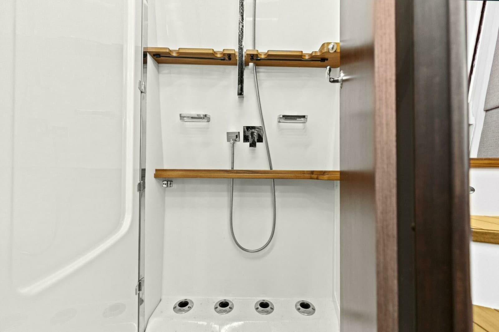 Grady White - Shower