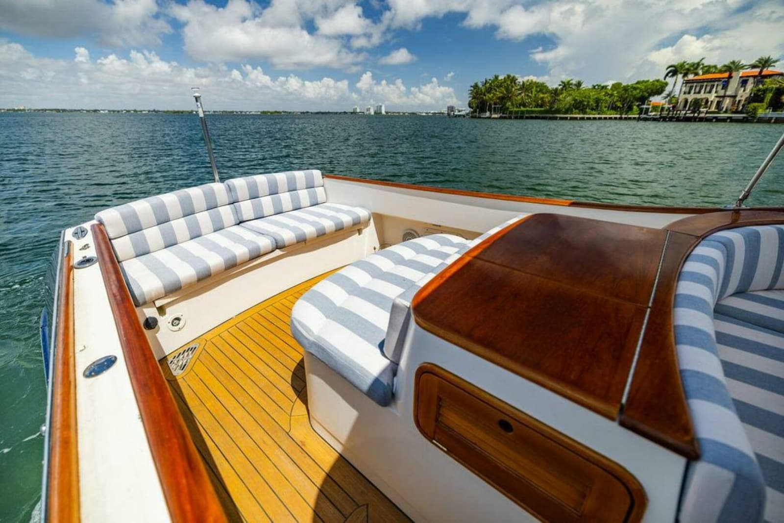 2004 Hinckley Talaria 29 R