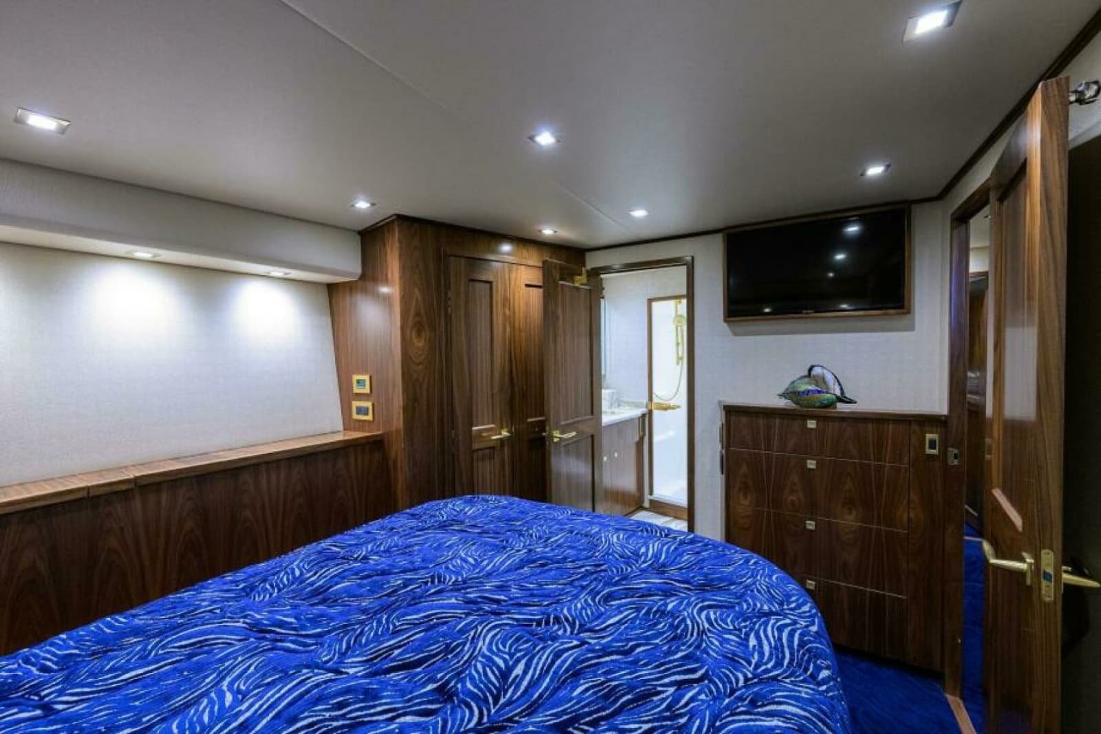 Viking 80 - KEMOSABE - Port Guest Stateroom