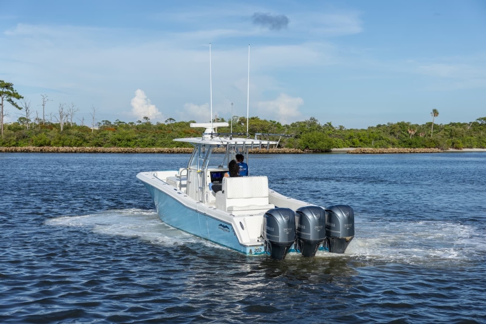 Invincible 36 - Port Aft Profile