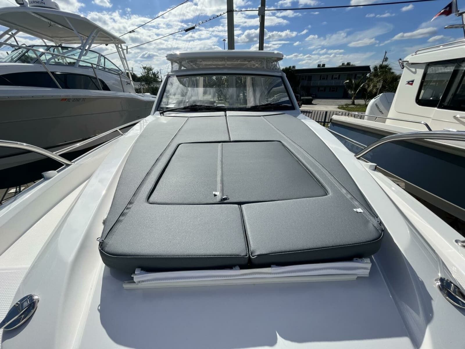 Nimbus Weekender 9 Forward Seating