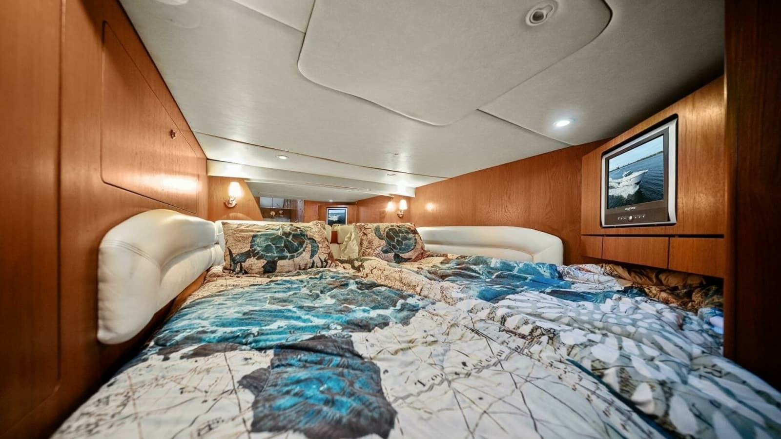 2007 Tiara Yachts 4300 Sovran - Stateroom
