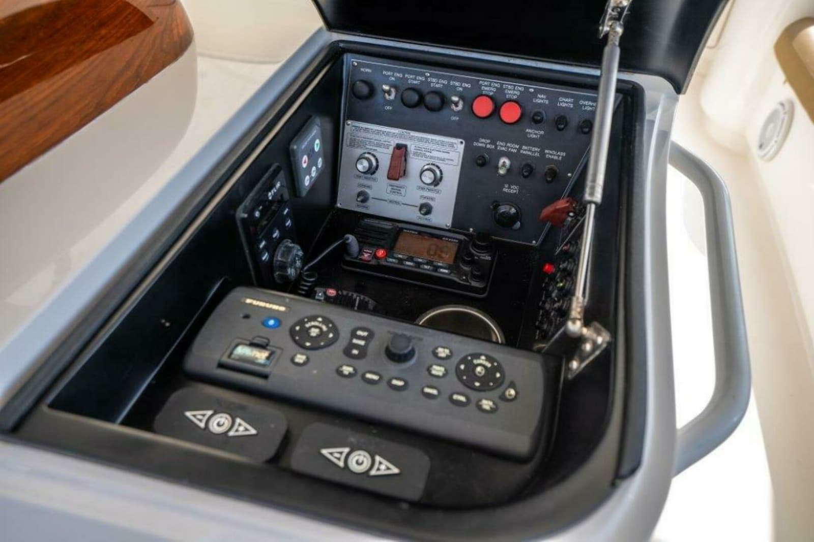 2015 Viking 66 No Collars - Flybridge