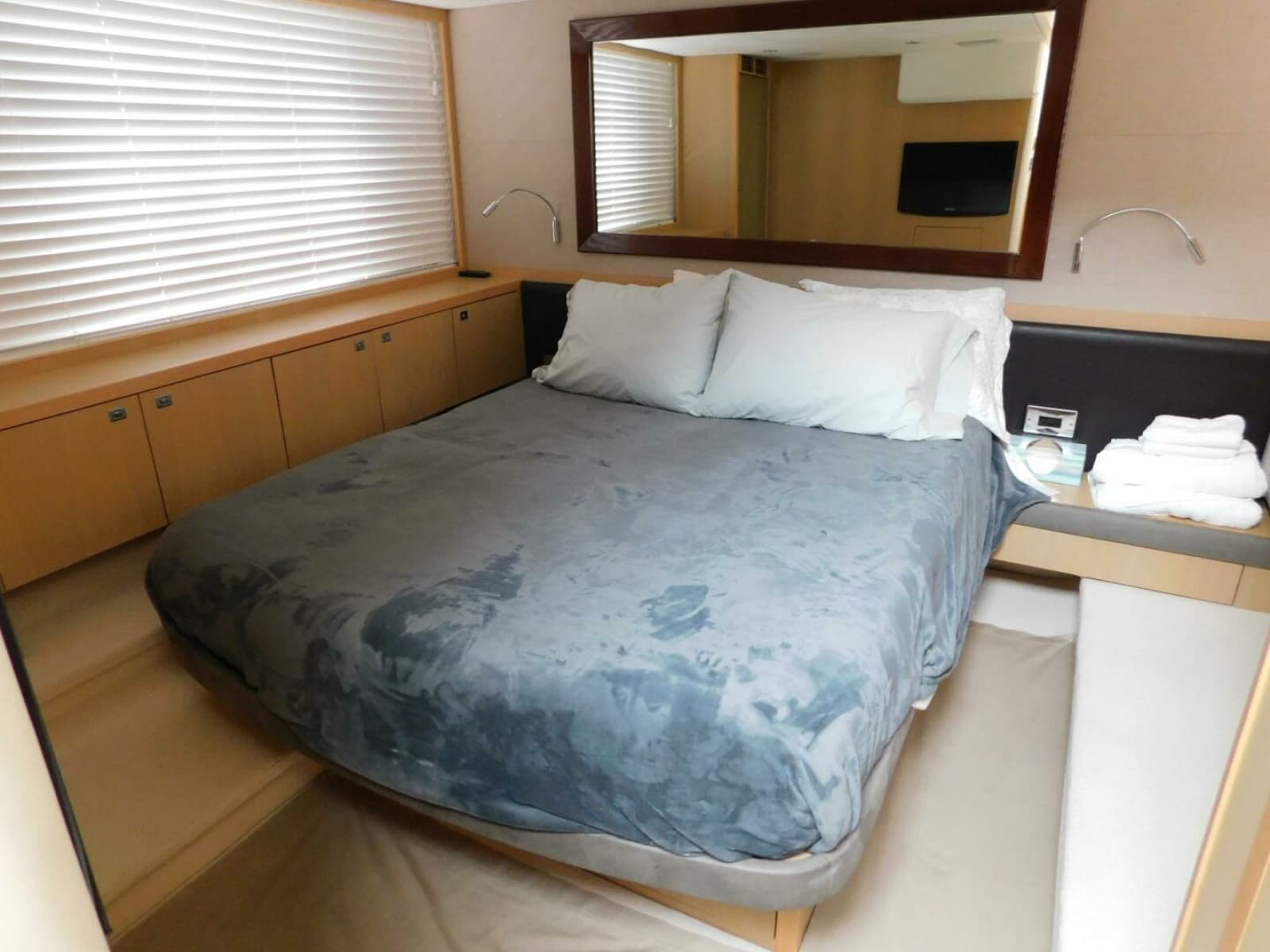 2011 Princess V52