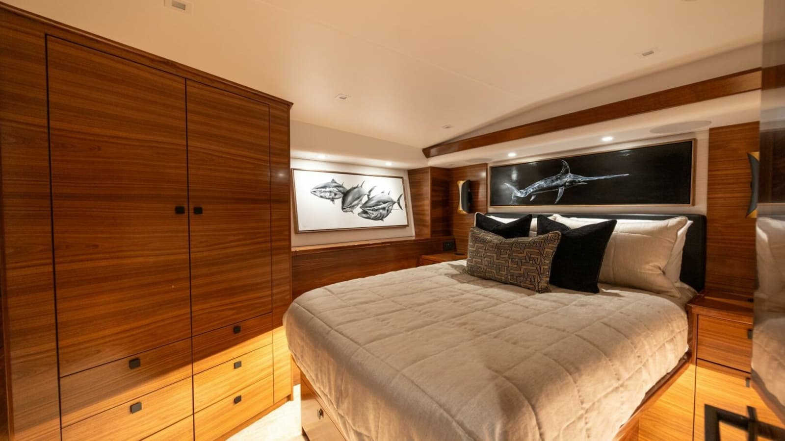 2025 82 Viking Convertible Boujie Starboard Stateroom (5)