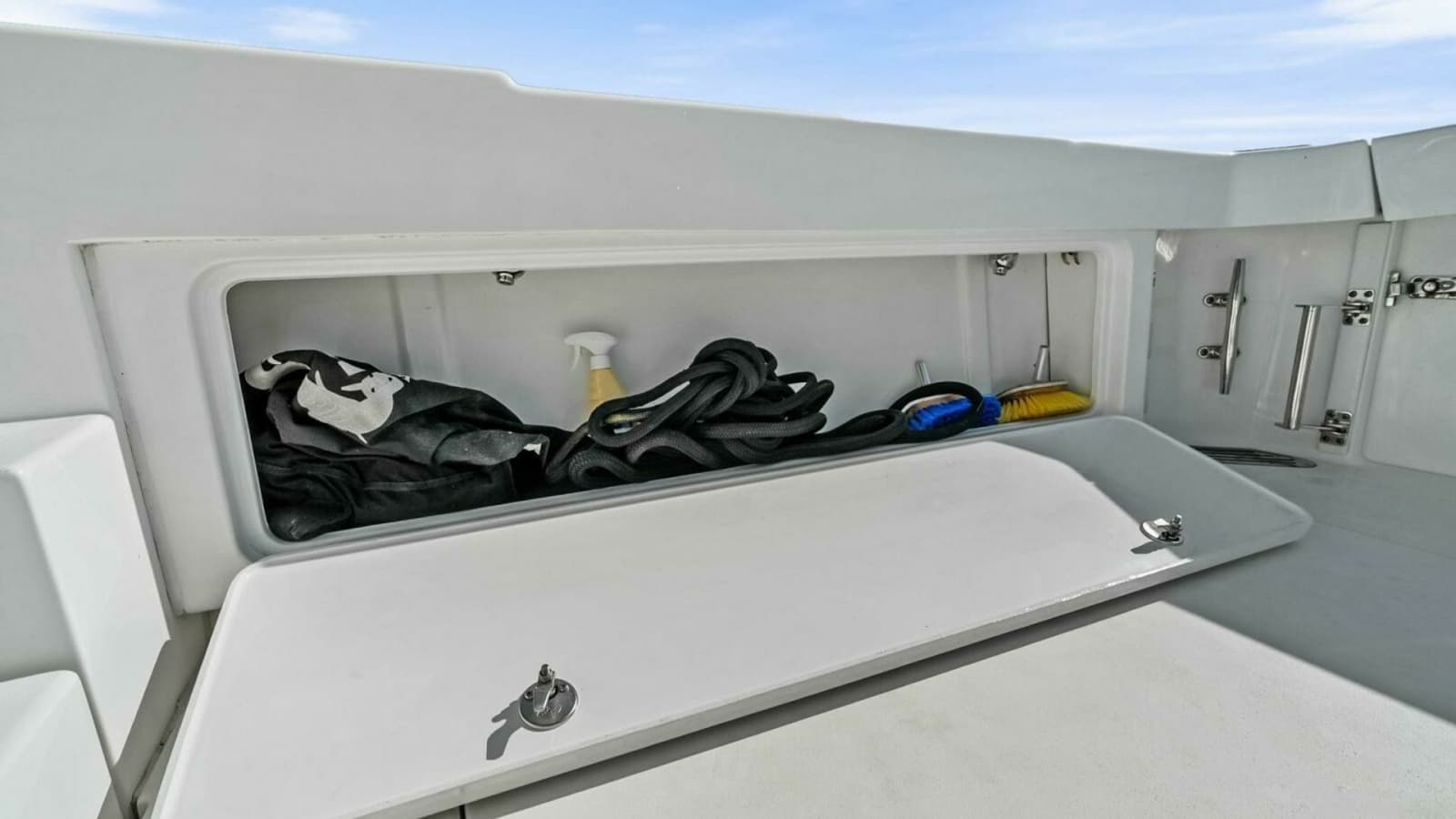 2017 Bertram 35 Flybridge