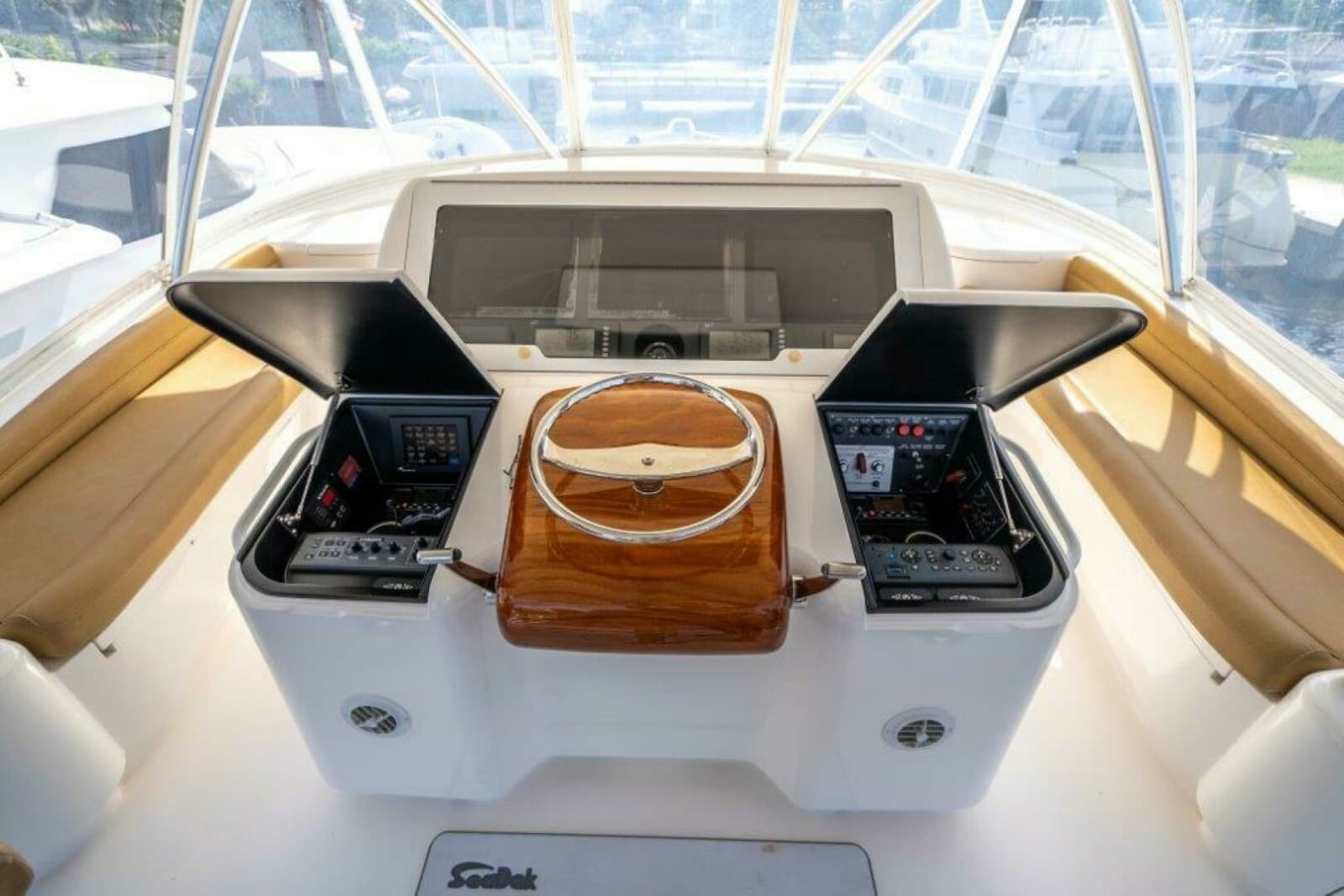2015 Viking 66 No Collars - Flybridge