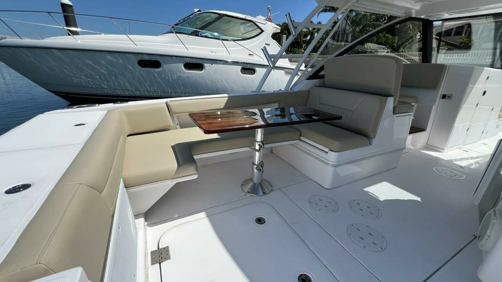 2019 Everglades 340 Dual Console- Cockpit