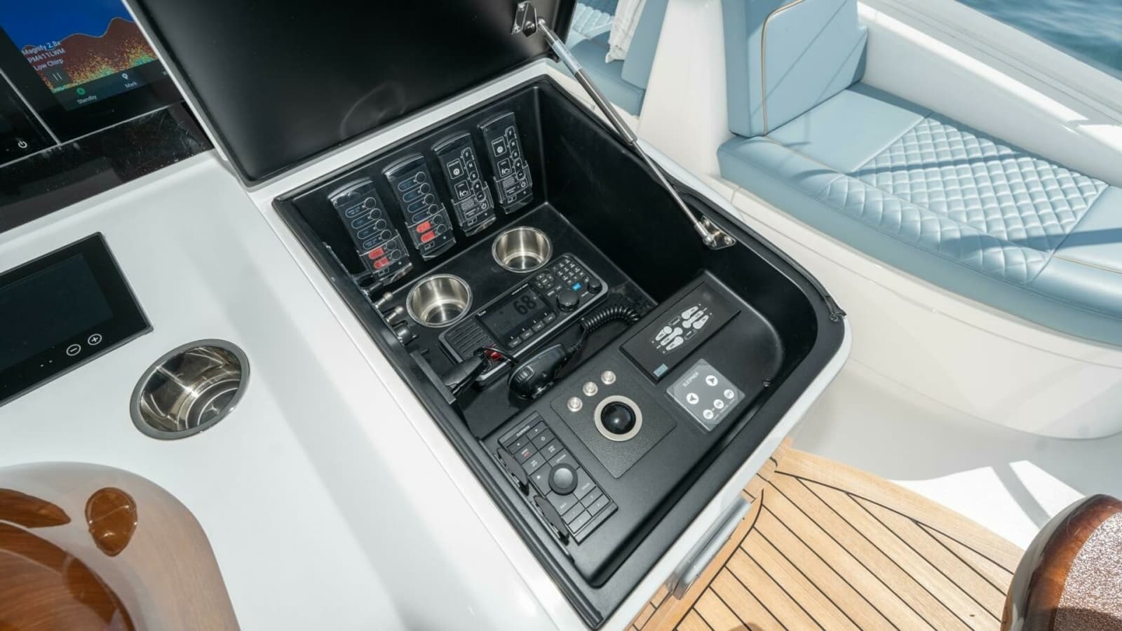 2025 Viking 90C "Zatara"