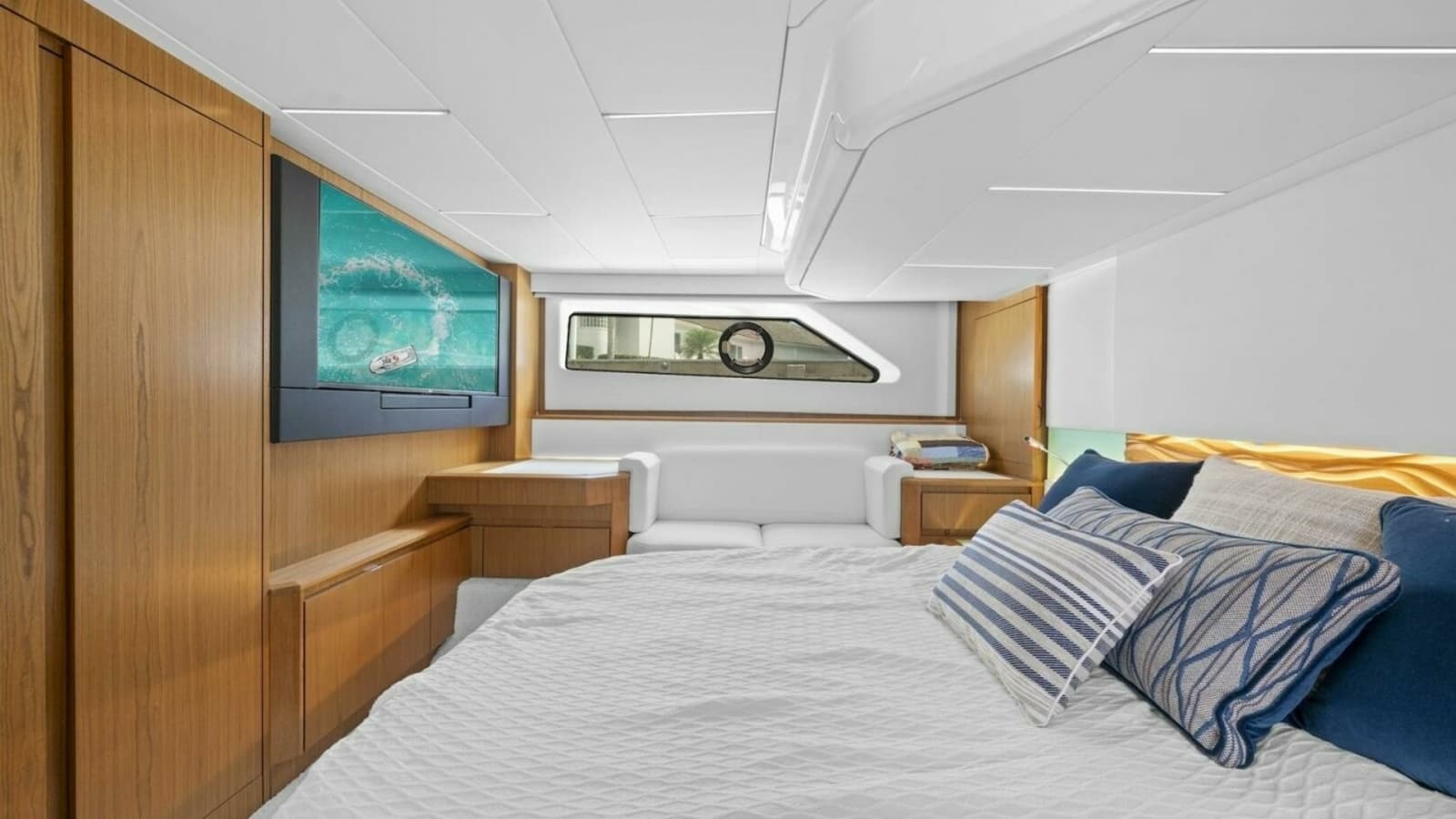2023 Tiara Yachts EX 60