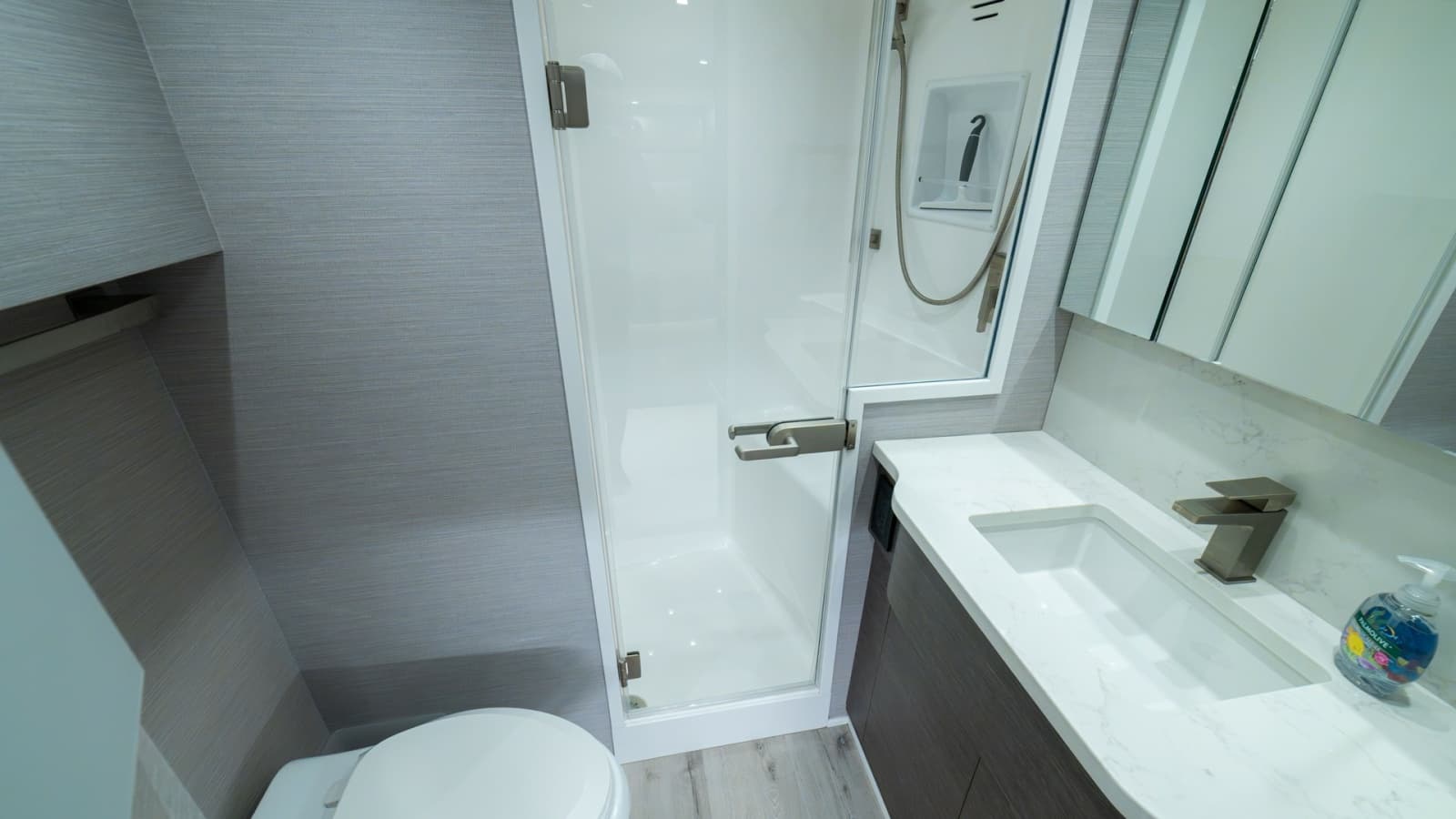 Modern Ensuite Bathroom