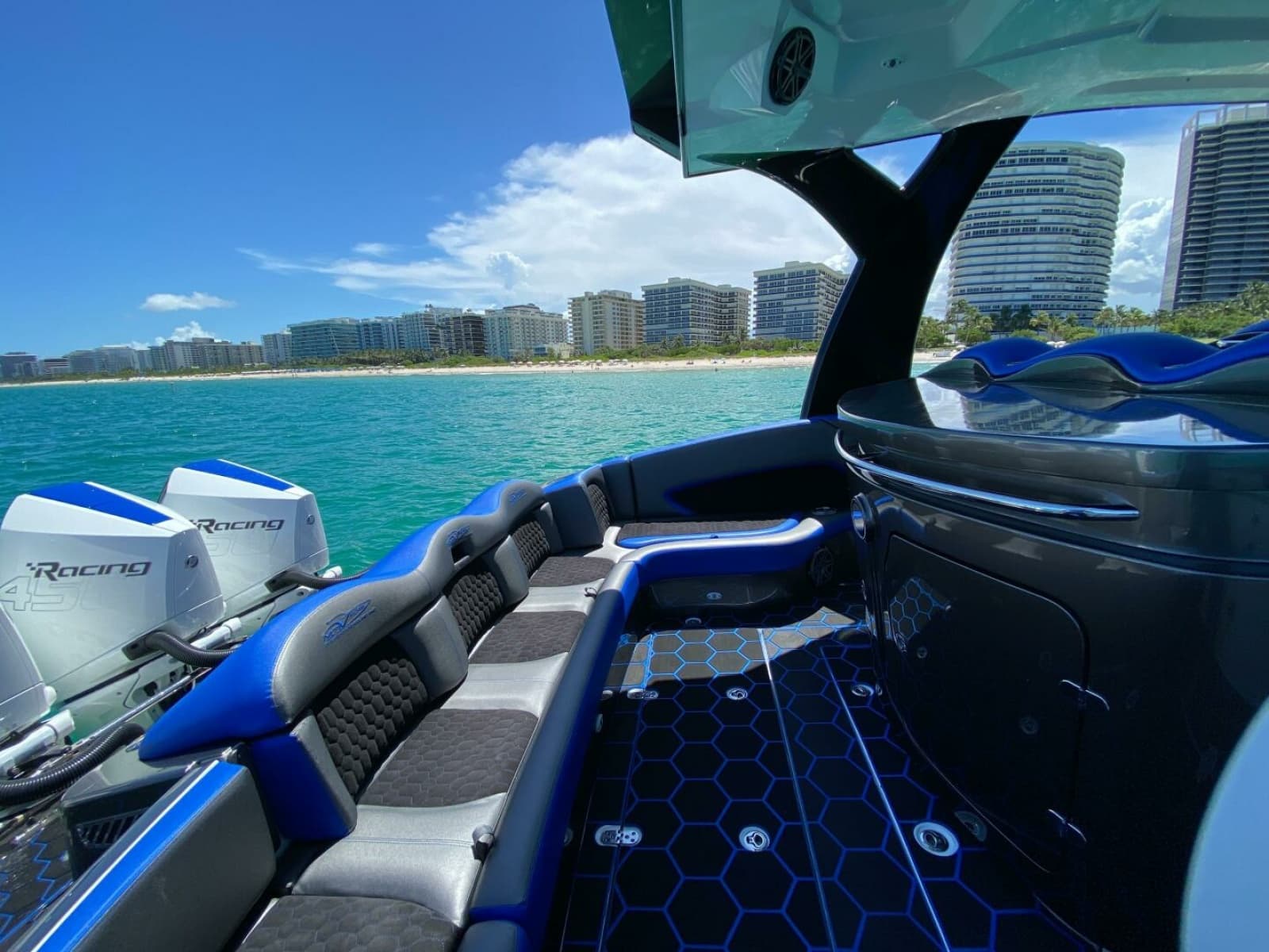 MTI 42 - Tobito I - Cockpit