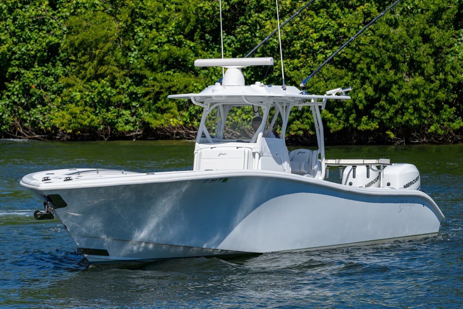 Yellowfin 34 - Exterior Profile