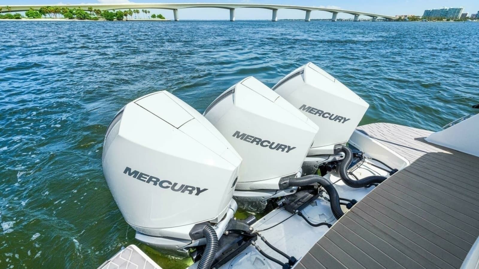 2022 Sea Ray 370 OB