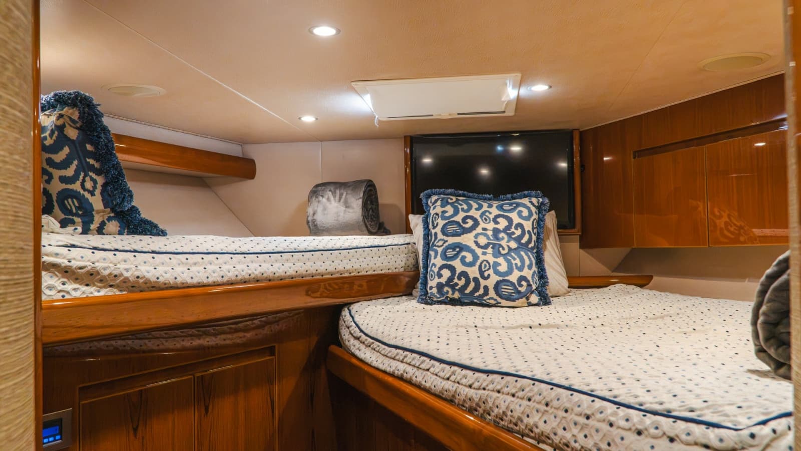 Guest Stateroom with Twin Beds