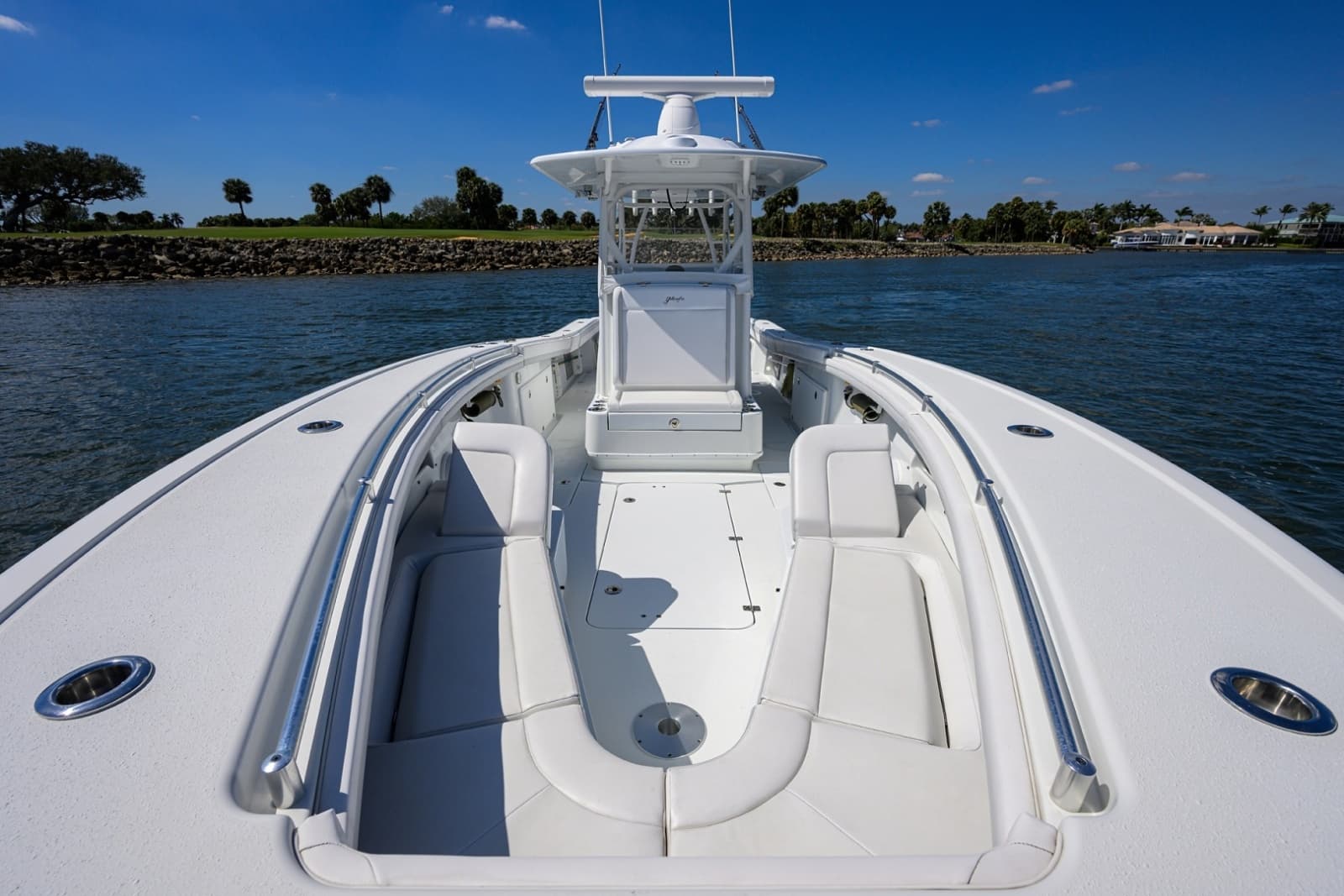 Yellowfin 34 - Bow