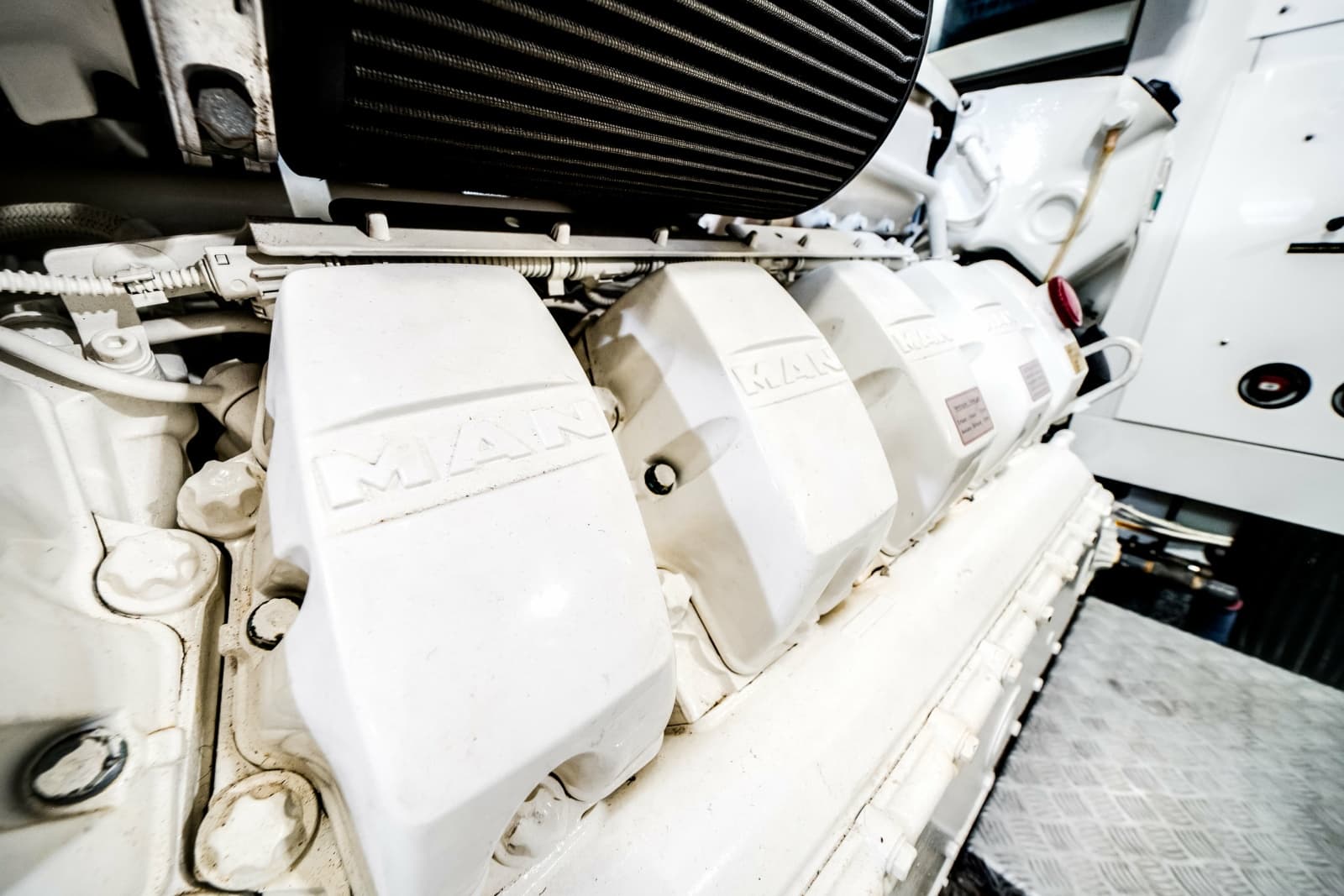 2019 Sunseeker 76 Flybridge