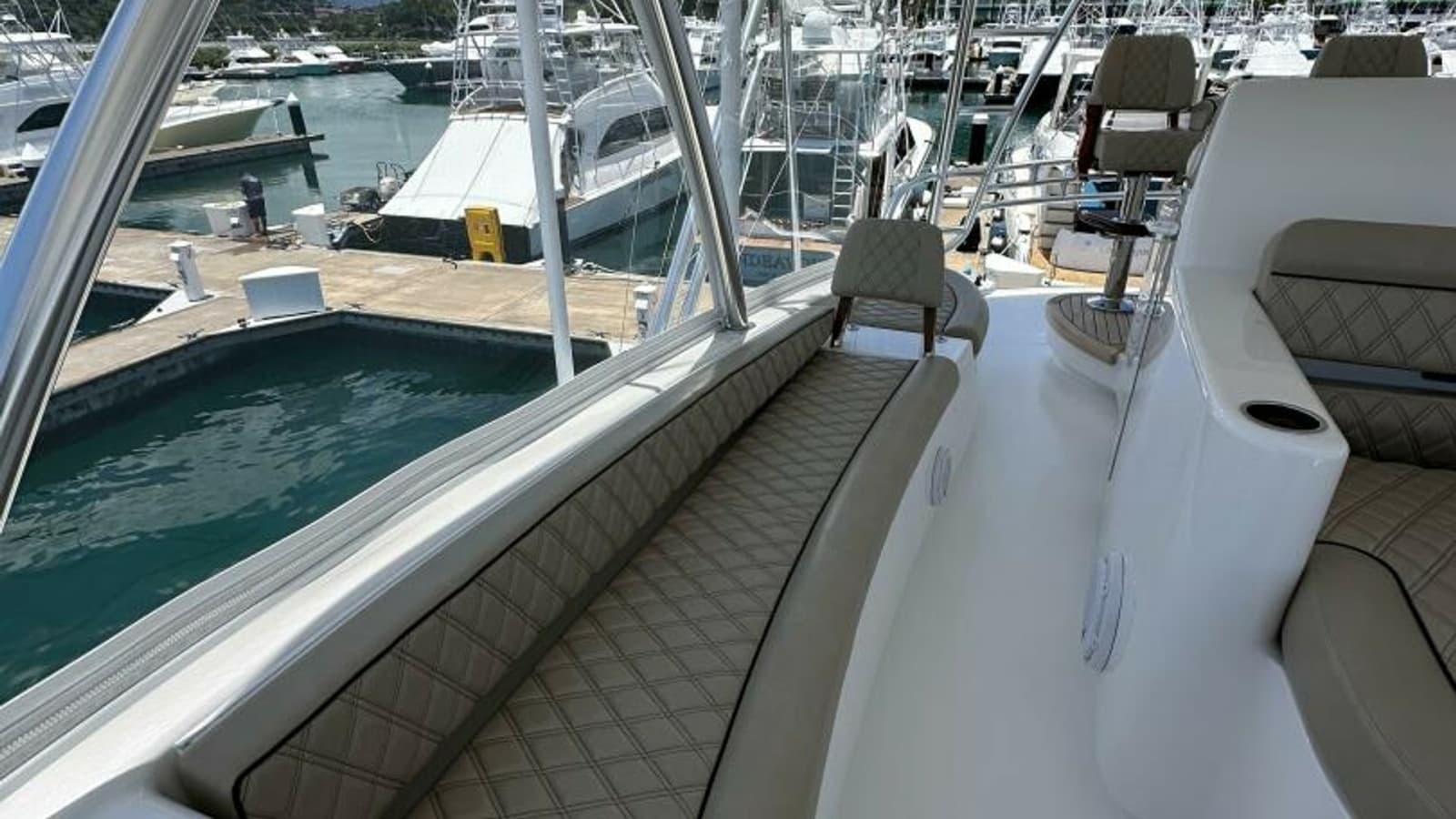 2025 82 Viking Convertible Boujie Bridge (9)