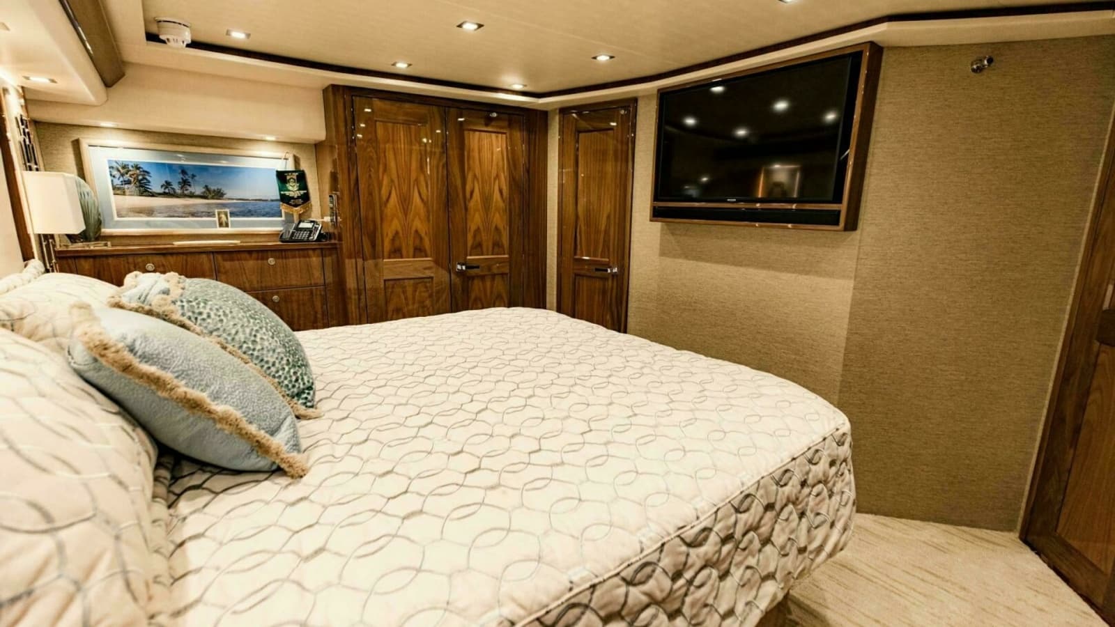 2020 Viking 72 Enclosed Bridge