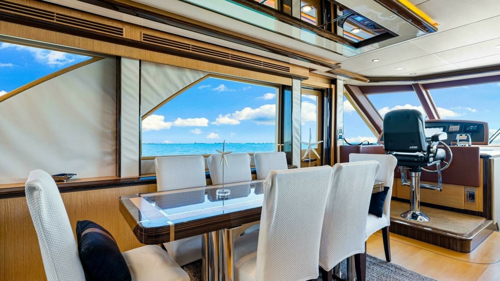 2010 83 Ocean Alexander Motor Yacht 'Relentless'