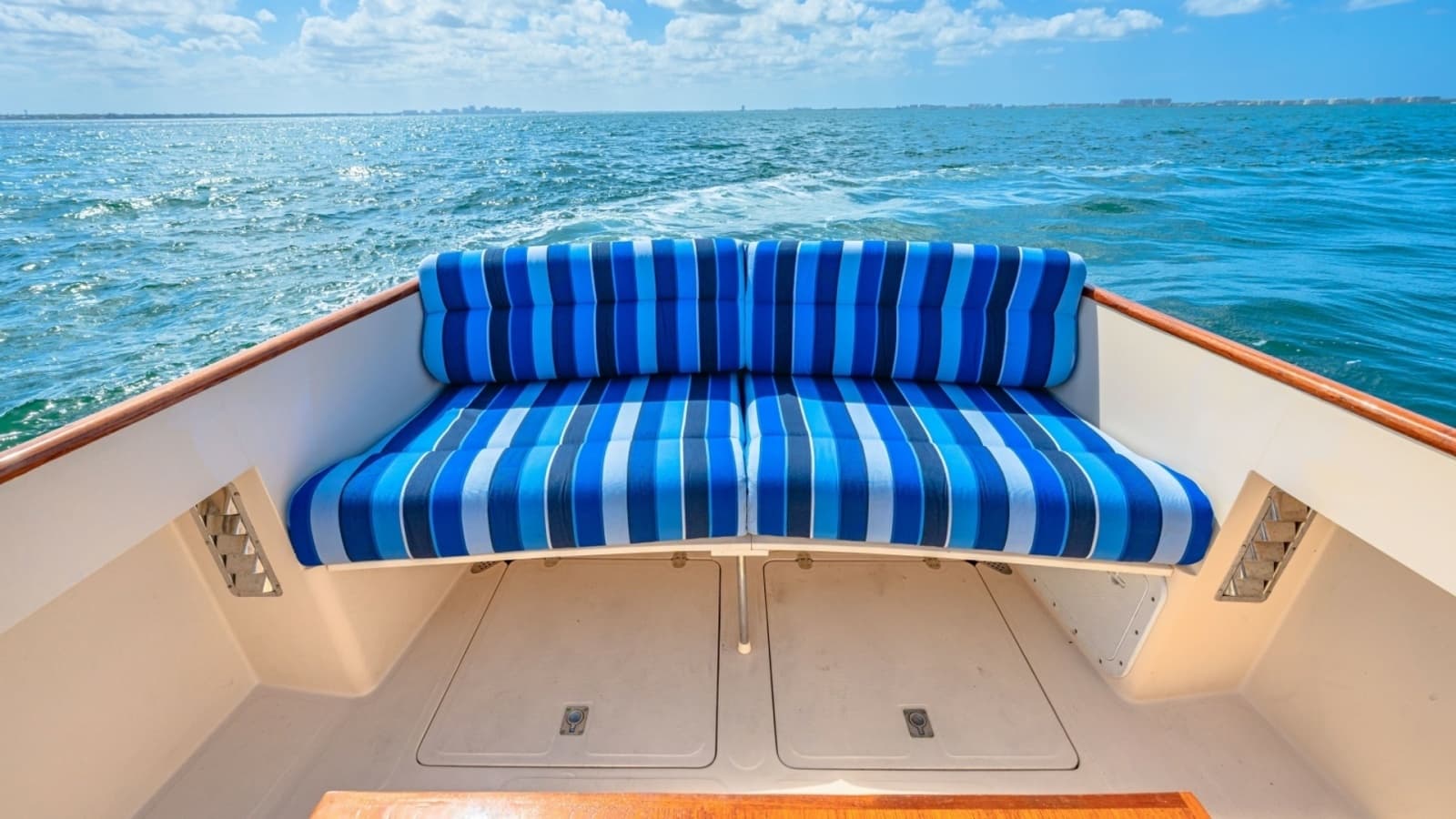 1998 36 Hinckley Picnic Boat Exterior