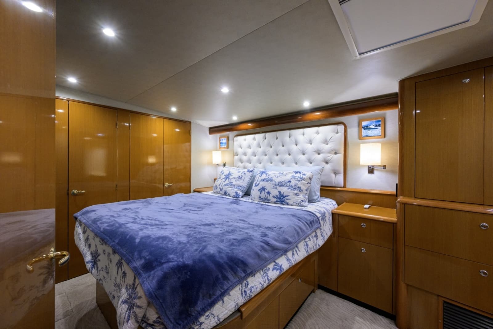 2002 Viking 61 Convertible