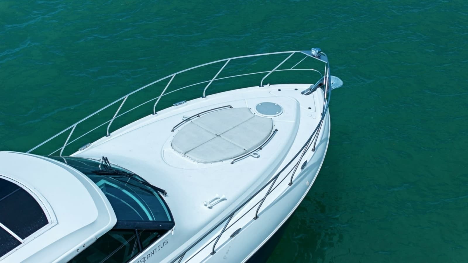 2014 Cruisers Yachts 48 Cantius
