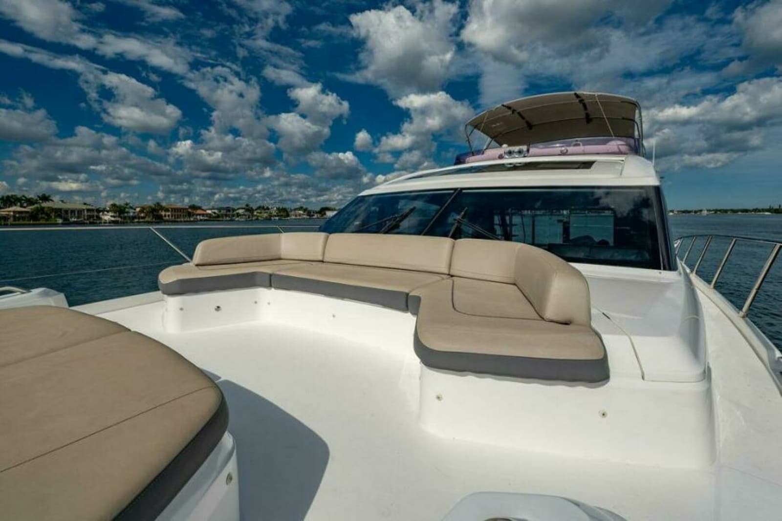 Princess 65 - Bow Seating
